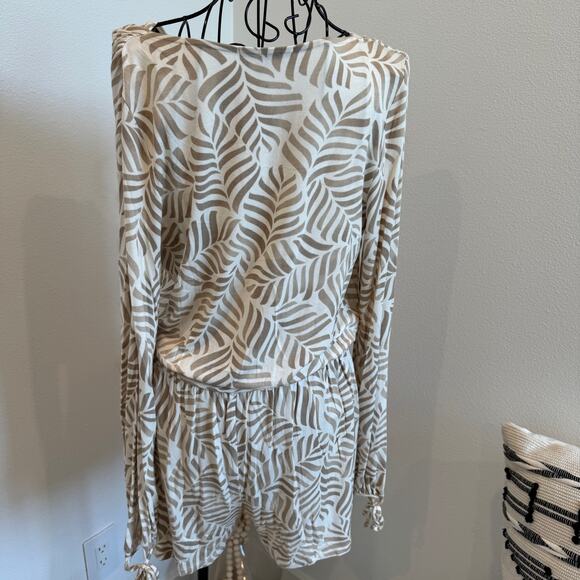 Tart Long Split Sleeve Neutral Leaf Pattern V-Neck Romper Small - Picture 3 of 10